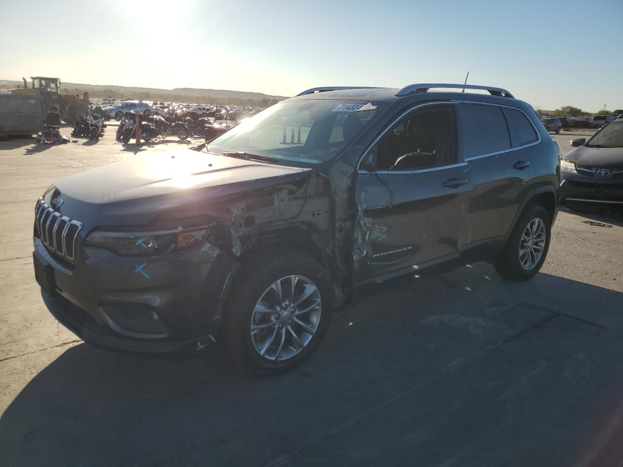 Obraz 1 z 2019 JEEP CHEROKEE LATITUDE PLUS 2019 z VIN 1C4PJLLB3KD154126