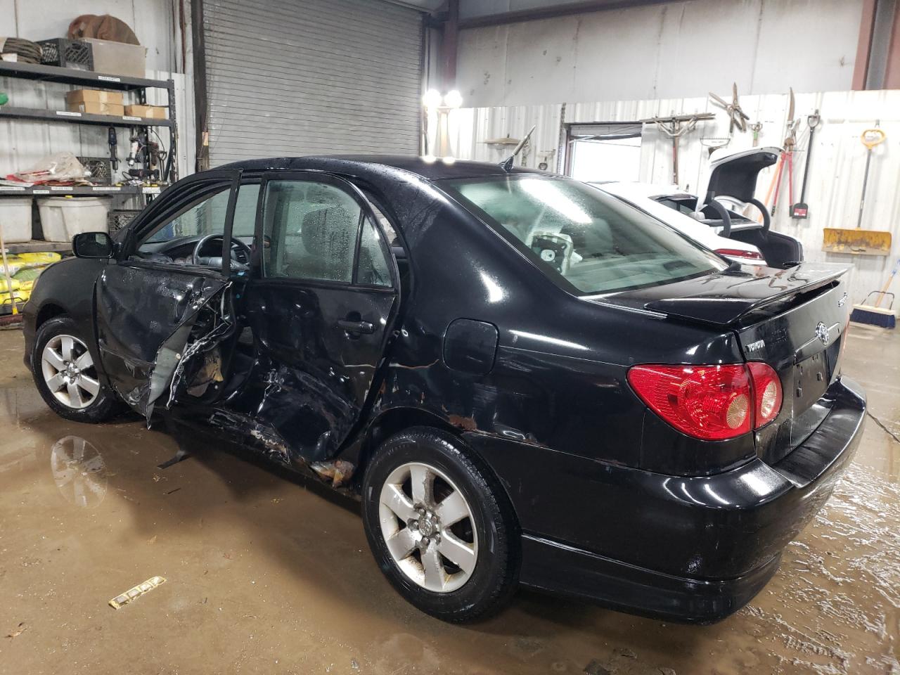 Image 2 of 2007 TOYOTA COROLLA CE 2007 with VIN 1NXBR32EX7Z860138