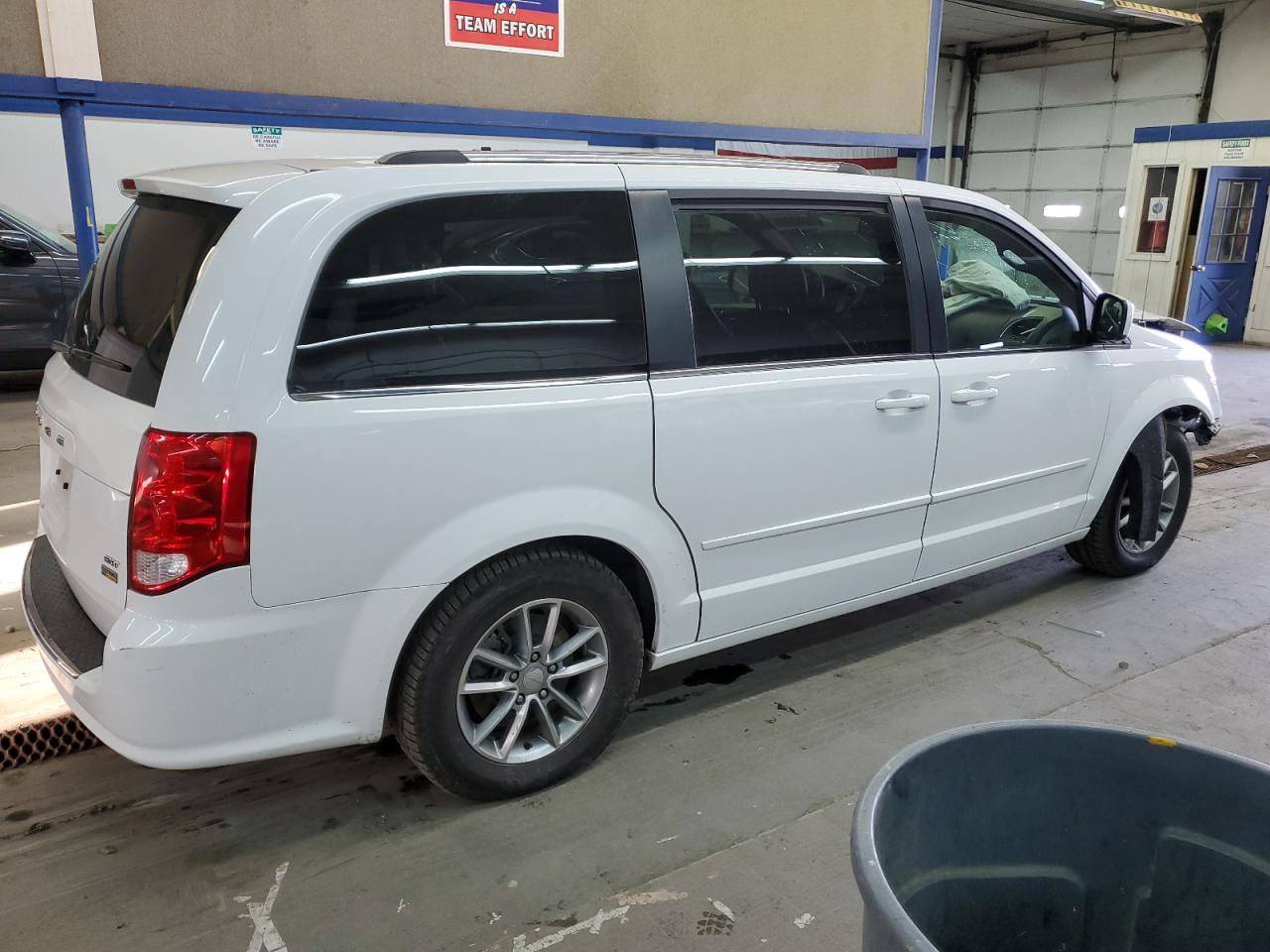 Image 3 of 2017 DODGE GRAND CARAVAN SXT 2017 with VIN 2C4RDGCG6HR861665