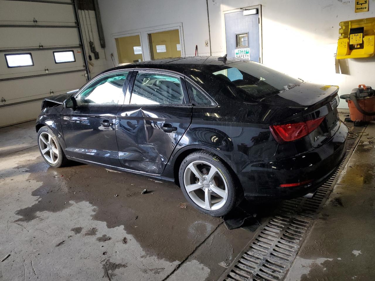 Image 2 of 2016 AUDI A3 PREMIUM 2016 with VIN WAUB8GFF3G1034943