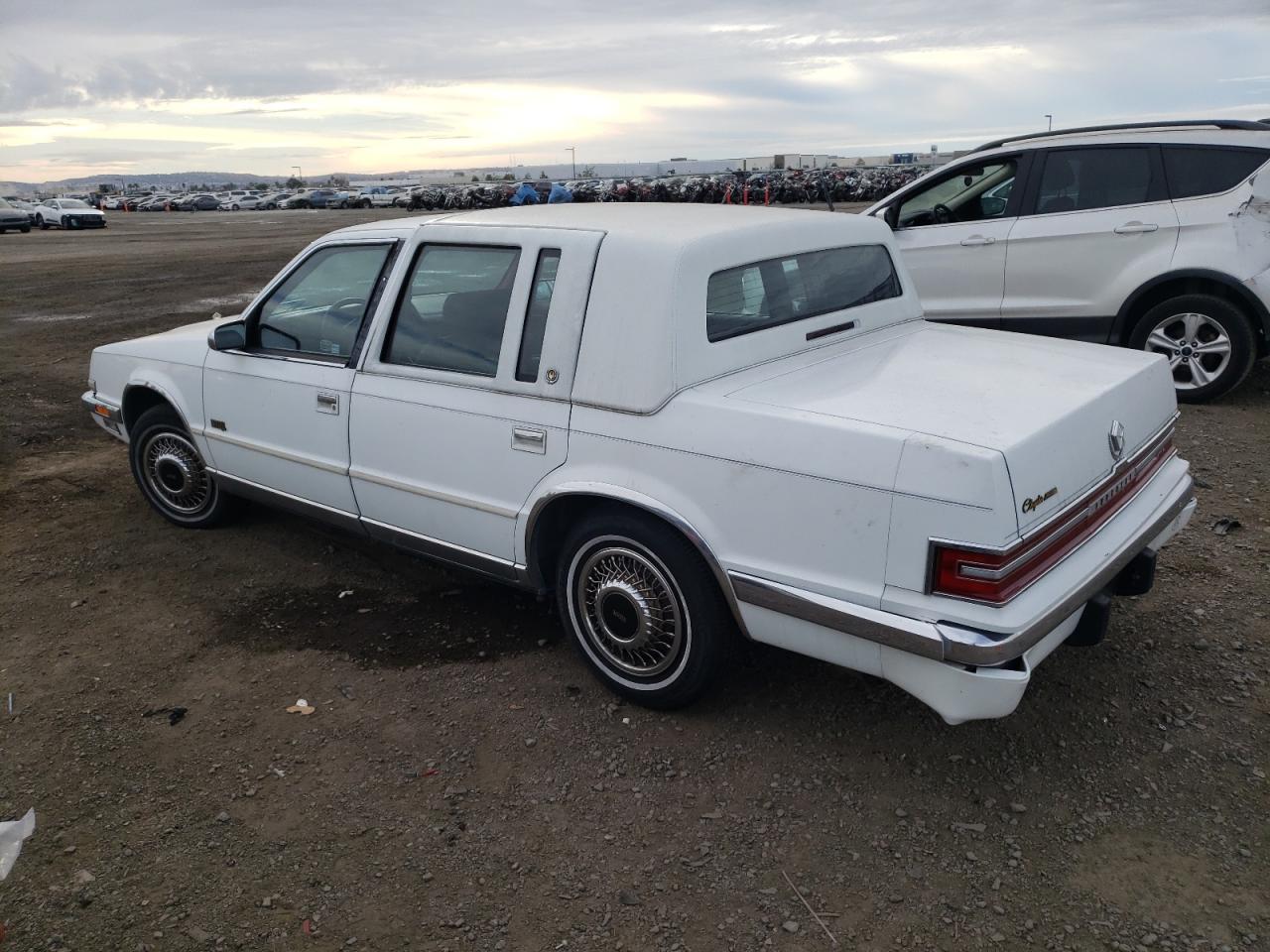 Image 2 of 1991 CHRYSLER IMPERIAL  1991 with VIN 1C3XY56L2MD276513
