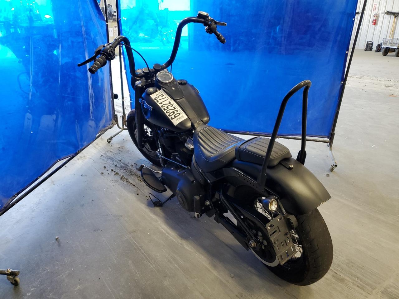 Obraz 3 z Harley-Davidson Flsl Softail Slim 2018 z VIN 1HD1YDJ14JC026174