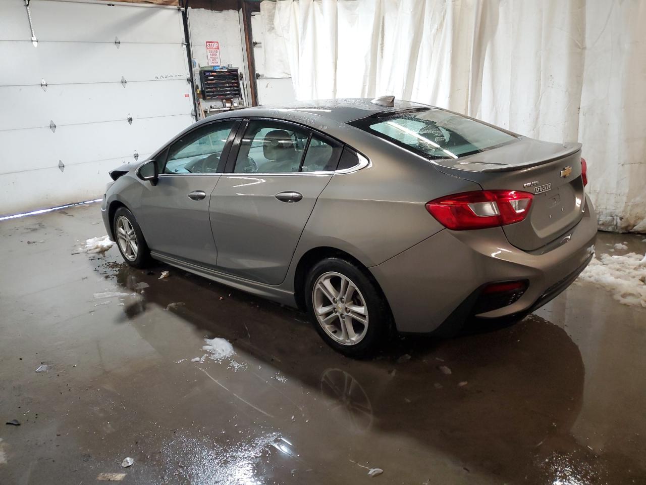 Изображение 2 2017 CHEVROLET CRUZE LT 2017 с VIN 1G1BE5SM7H7154224