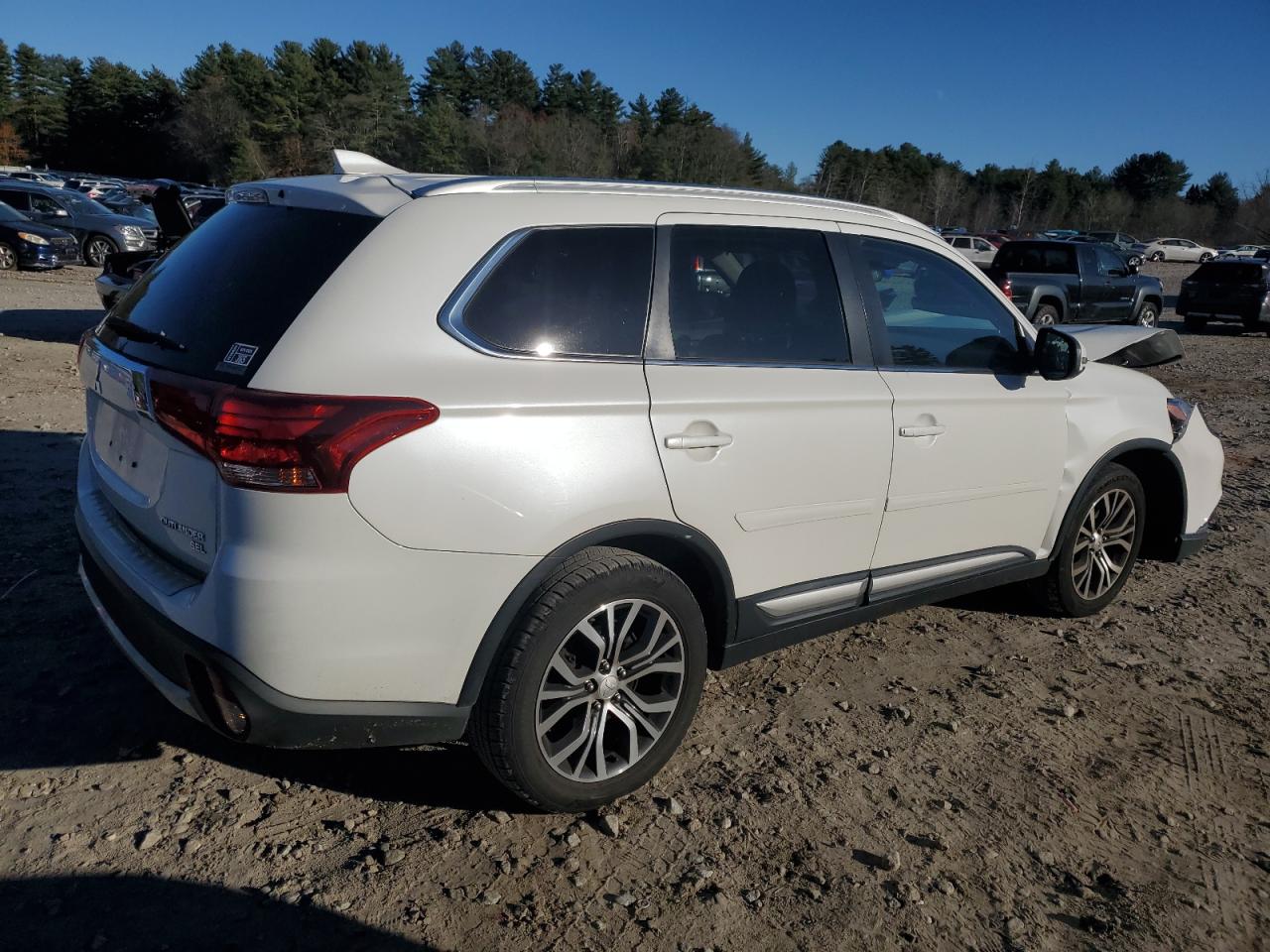 Изображение 3 2017 MITSUBISHI OUTLANDER SE 2017 с VIN JA4AZ3A32HZ070301
