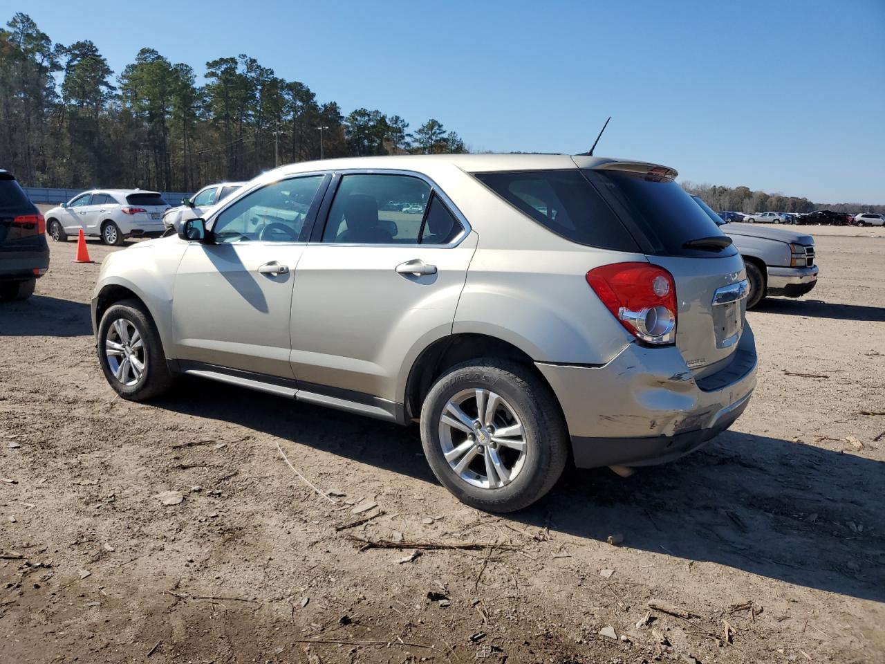 Image 2 of 2013 CHEVROLET EQUINOX LS 2013 with VIN 2GNALBEK3D6323982