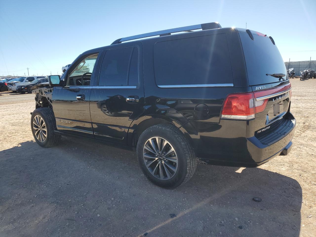 Image 2 of Lincoln Navigator Select 2017 with VIN 5LMJJ2HT8HEL10142