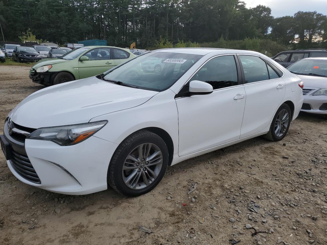 Image 1 of 2015 TOYOTA CAMRY LE 2015 with VIN 4T1BF1FK1FU084722