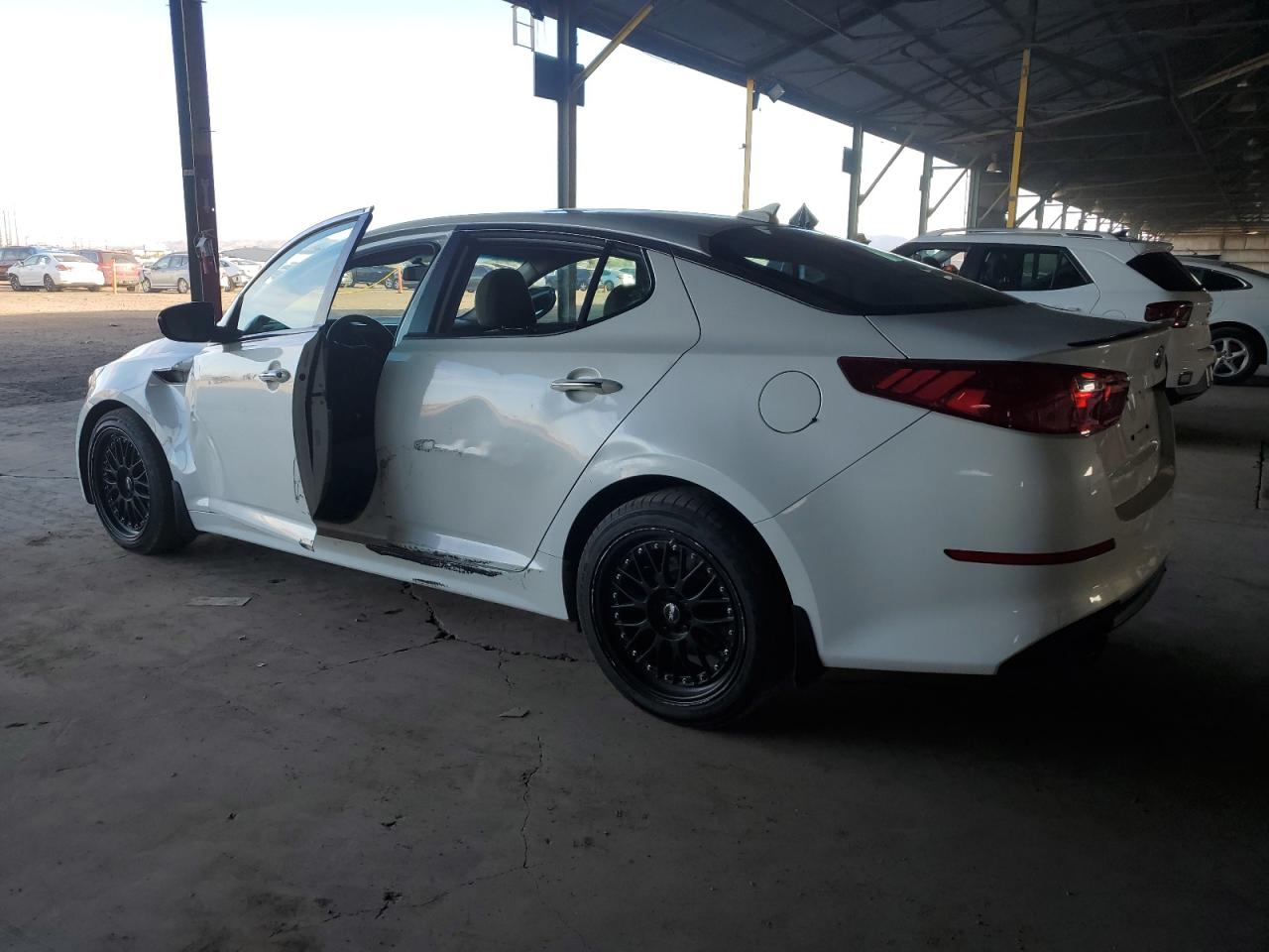 Obraz 2 z 2015 KIA OPTIMA LX 2015 z VIN KNAGM4A79F5664635