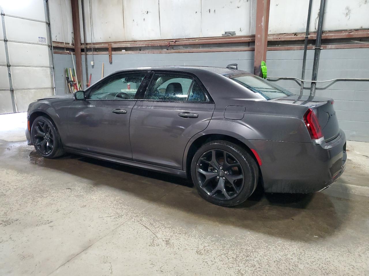 Image 2 of 2022 CHRYSLER 300 TOURING L 2022 with VIN 2C3CCADG5NH236863