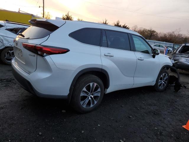 Изображение 3 2022 TOYOTA HIGHLANDER HYBRID XLE 2022 с VIN 5TDGBRCHXNS545870