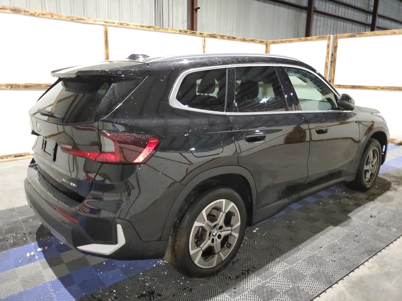 Obraz 3 z 2023 BMW X1 XDRIVE28I 2023 z VIN WBX73EF03P5W98064