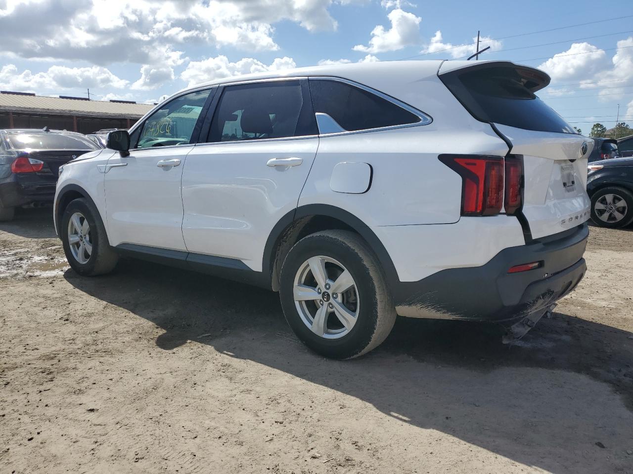 Изображение 2 2021 KIA SORENTO LX 2021 с VIN 5XYRG4LC3MG021442