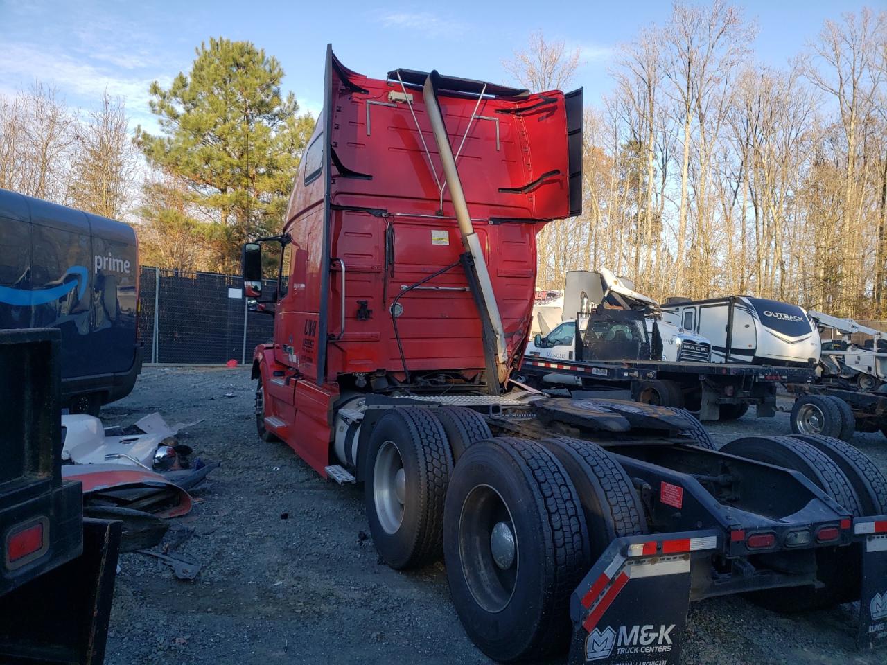 Image 3 of 2015 VOLVO VN VNL 2015 with VIN 4V4NC9TJ3FN917407