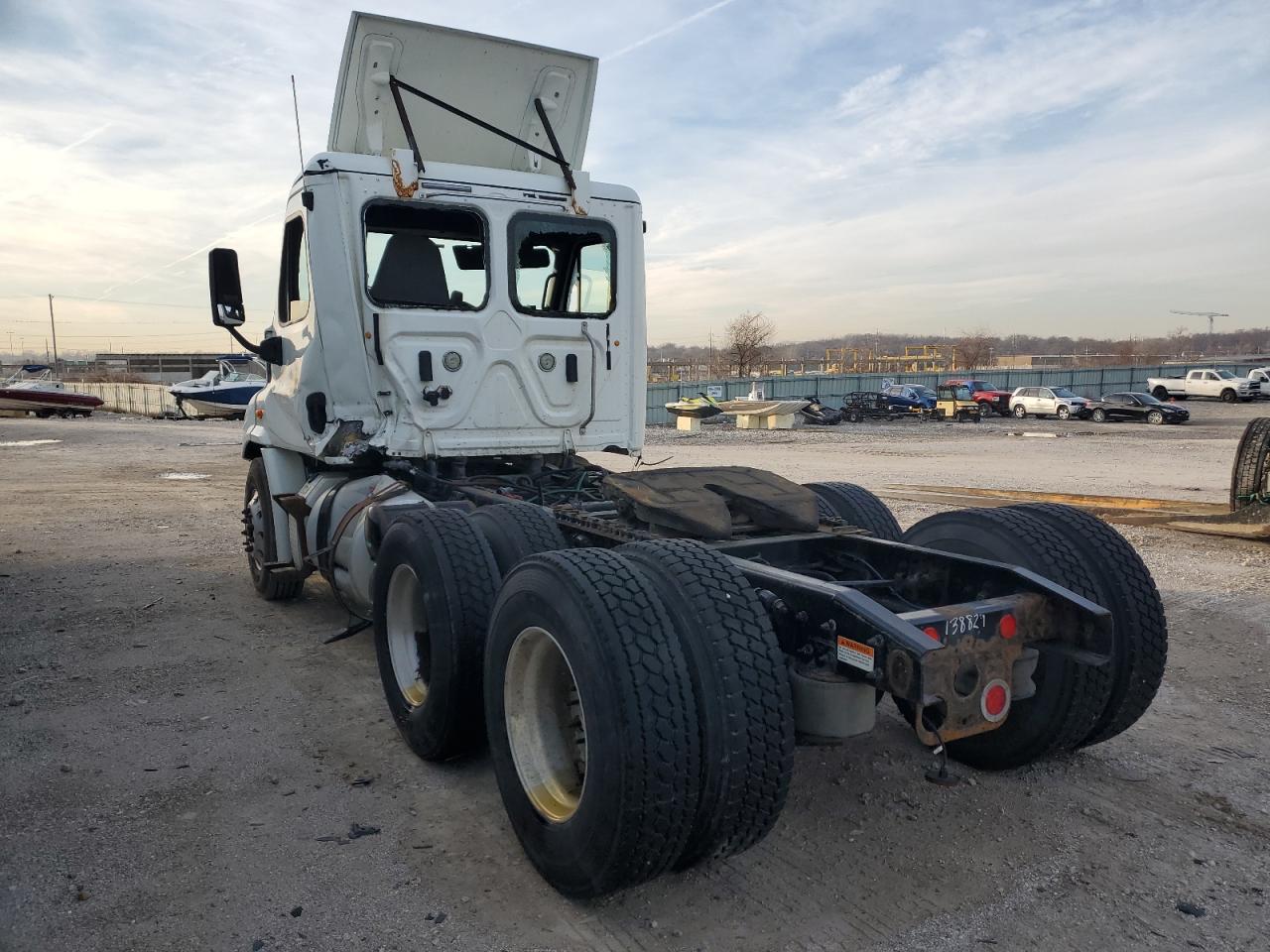 Изображение 3 2016 FREIGHTLINER CASCADIA 113  2016 с VIN 3AKJGBDV2GDHG2496