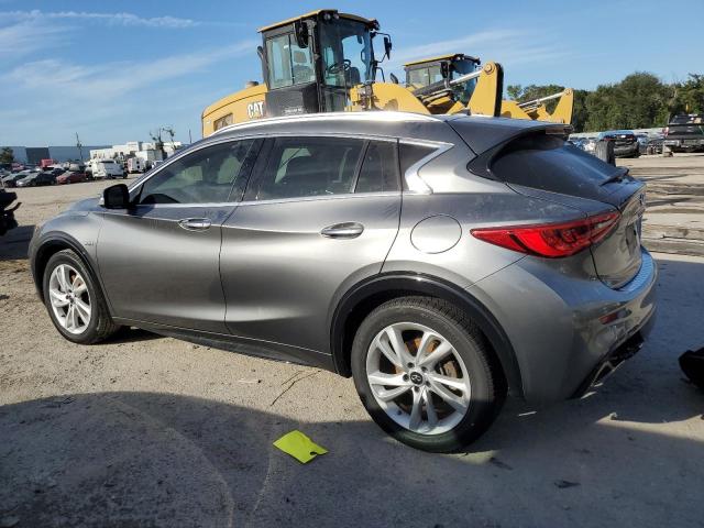 Изображение 2 2018 INFINITI QX30 BASE 2018 с VIN SJKCH5CP6JA047165