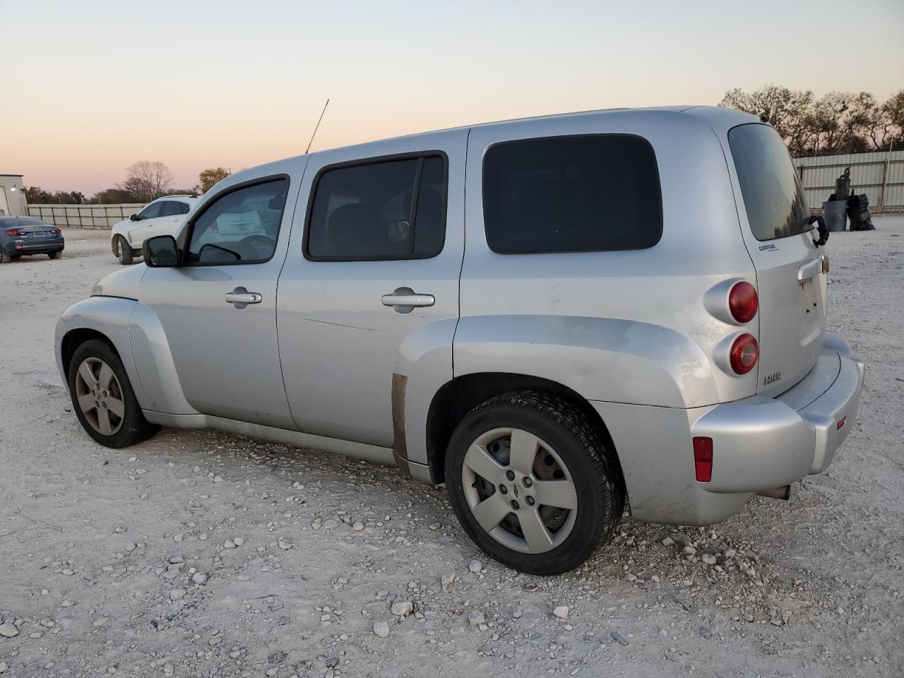 Obraz 2 z 2010 CHEVROLET HHR LS 2010 z VIN 3GNBAADB5AS526570