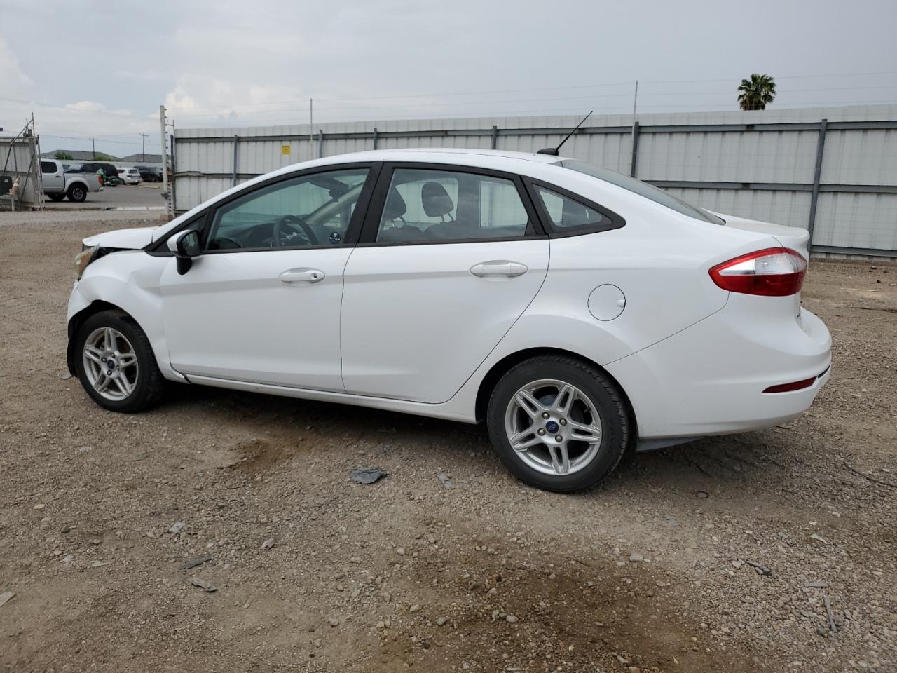 Изображение 2 2019 FORD FIESTA SE 2019 с VIN 3FADP4BJ9KM158031