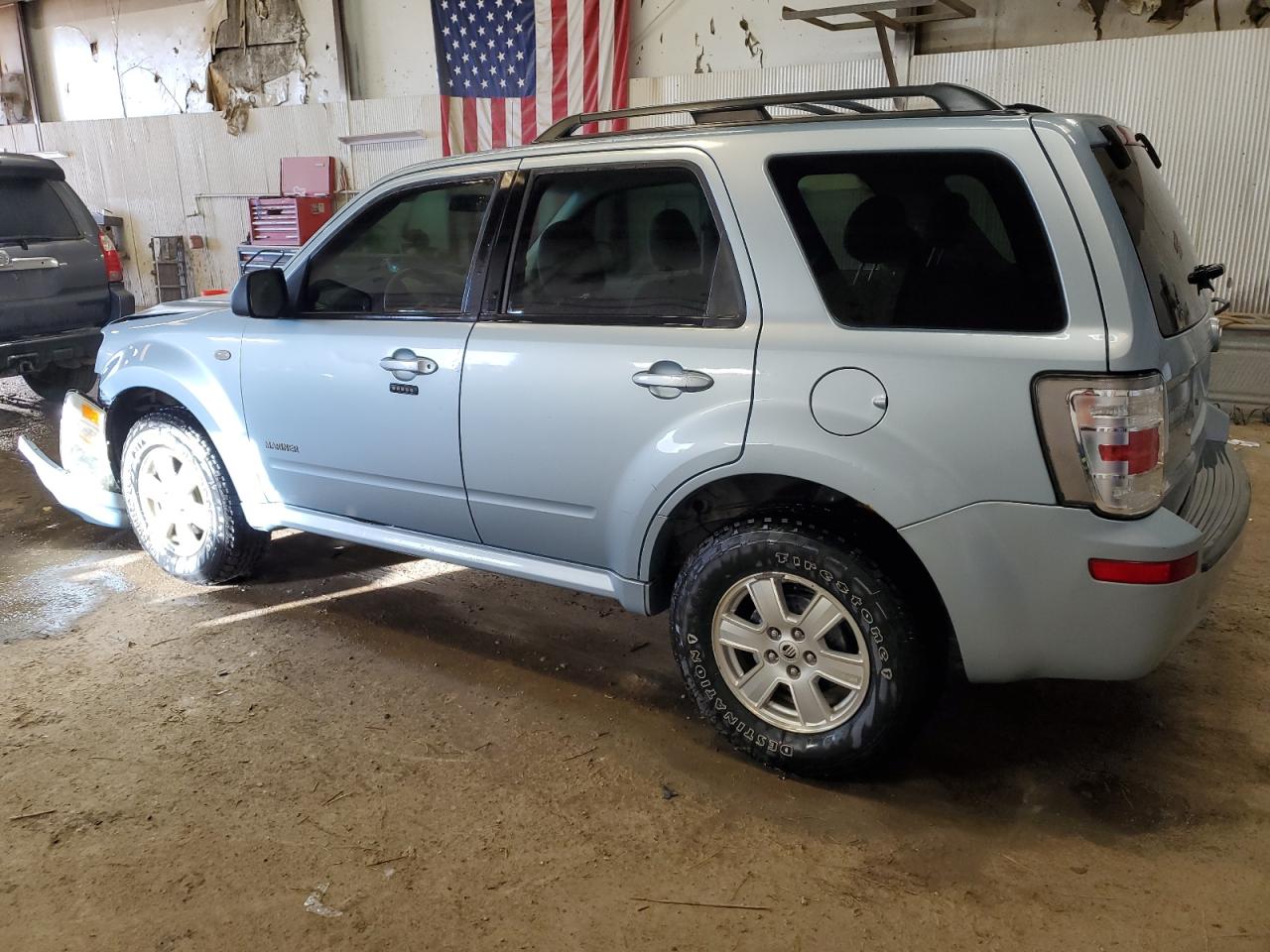 Image 2 of Mercury Mariner 2008 with VIN 4M2CU91148KJ35828