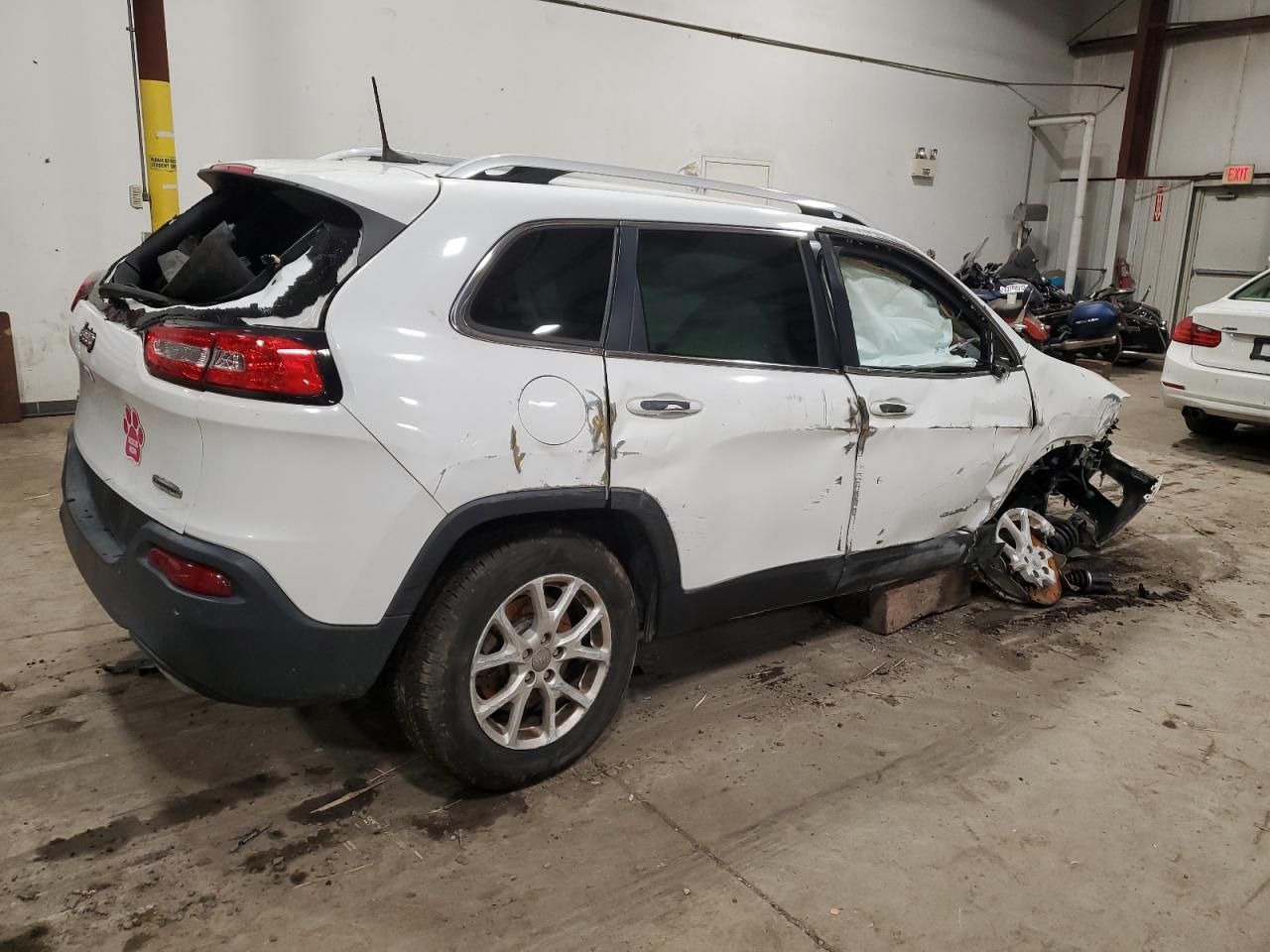 Изображение 3 2016 JEEP CHEROKEE LATITUDE 2016 с VIN 1C4PJMCS8GW254238