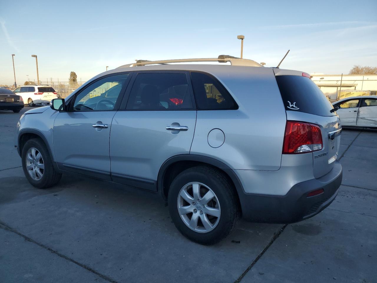 Изображение 2 2012 KIA SORENTO BASE 2012 с VIN 5XYKT3A6XCG250851