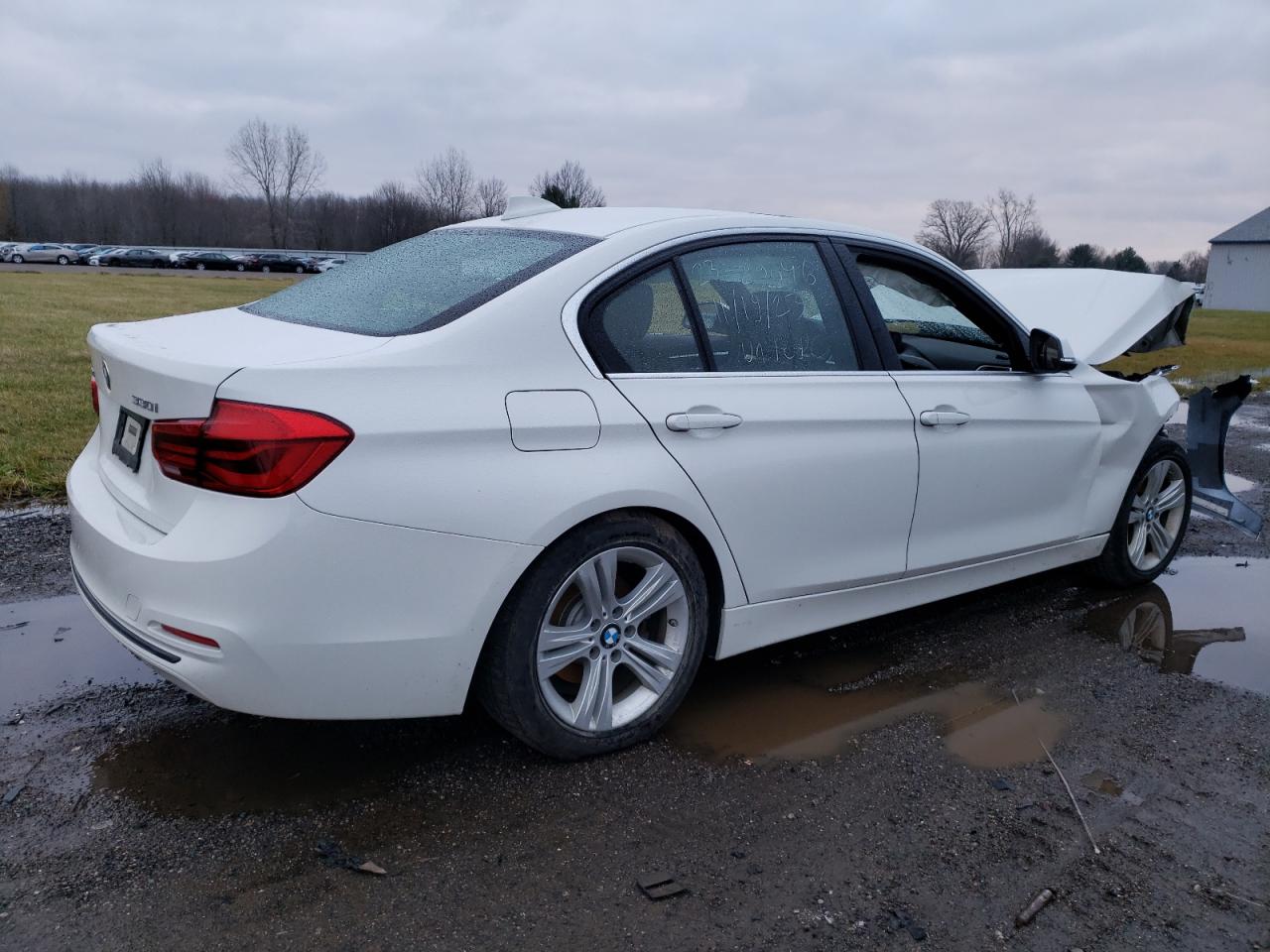 Image 3 of 2018 BMW 330 XI 2018 with VIN WBA8D9G50JNU72410