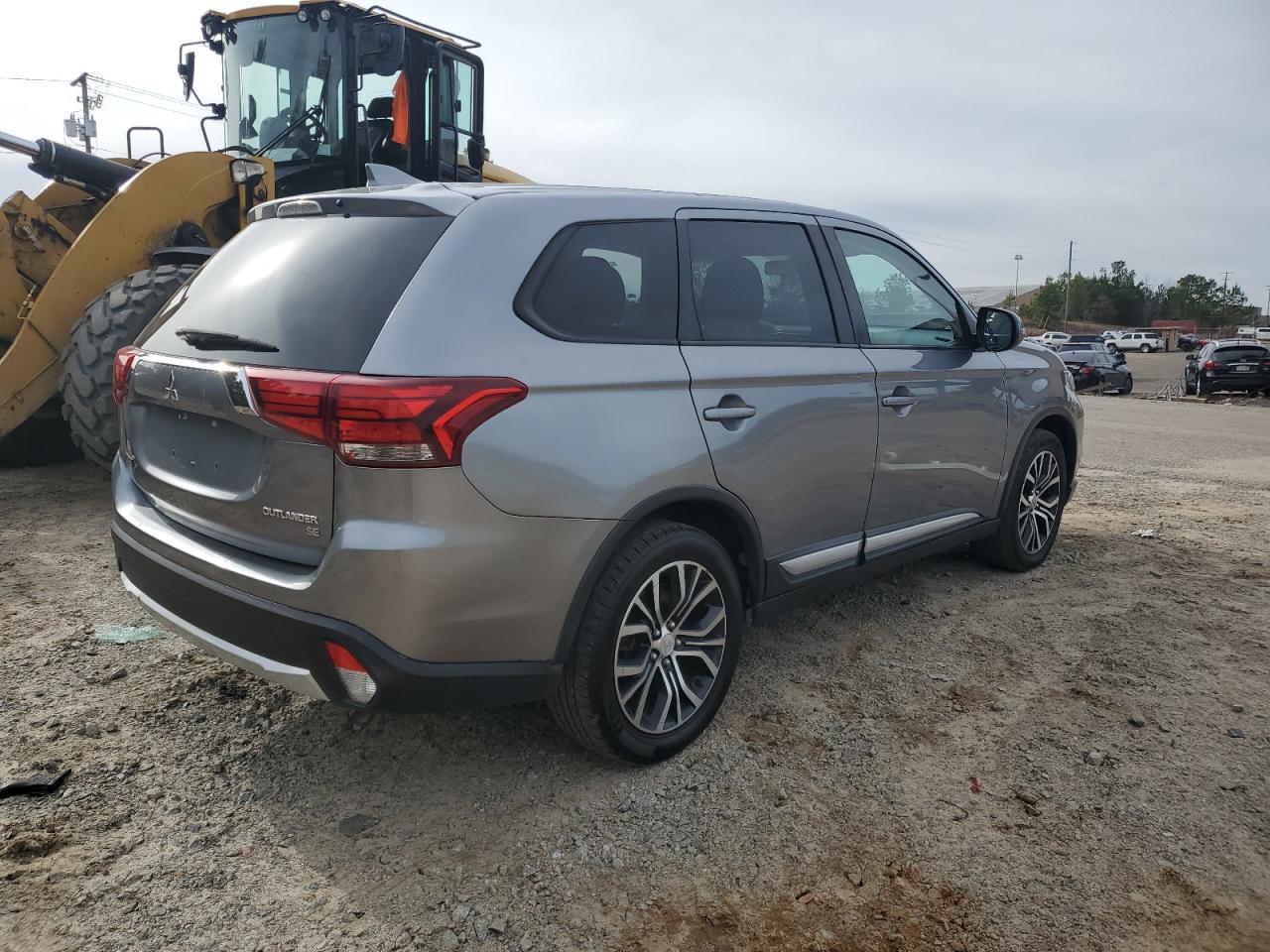 Изображение 3 2018 MITSUBISHI OUTLANDER SE 2018 с VIN JA4AD3A3XJZ055985