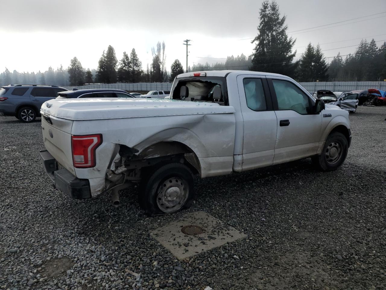 Image 3 of 2016 FORD F150 SUPER CAB 2016 with VIN 1FTEX1C89GFB99534