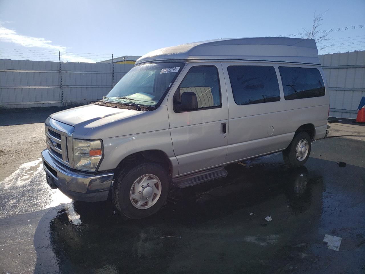 Изображение 1 2009 FORD ECONOLINE E350 SUPER DUTY WAGON 2009 с VIN 1FBNE31L09DA20390