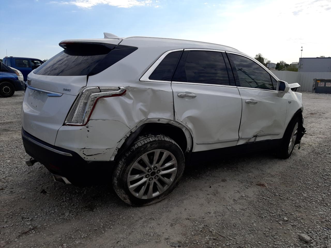 Image 3 of 2019 CADILLAC XT5 LUXURY 2019 with VIN 1GYKNCRS4KZ211730