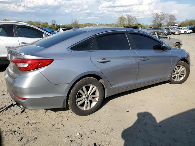 Obraz 3 z 2015 HYUNDAI SONATA SE 2015 z VIN 5NPE24AF7FH145963