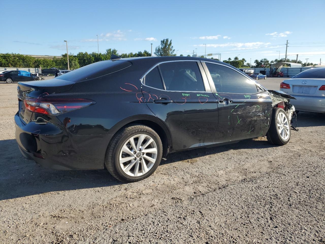 Image 3 of 2022 TOYOTA CAMRY LE 2022 with VIN 4T1C11AK4NU031392