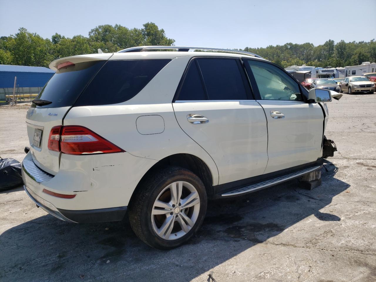 Obraz 3 z 2013 MERCEDES-BENZ ML 350 4MATIC 2013 z VIN 4JGDA5HBXDA209632