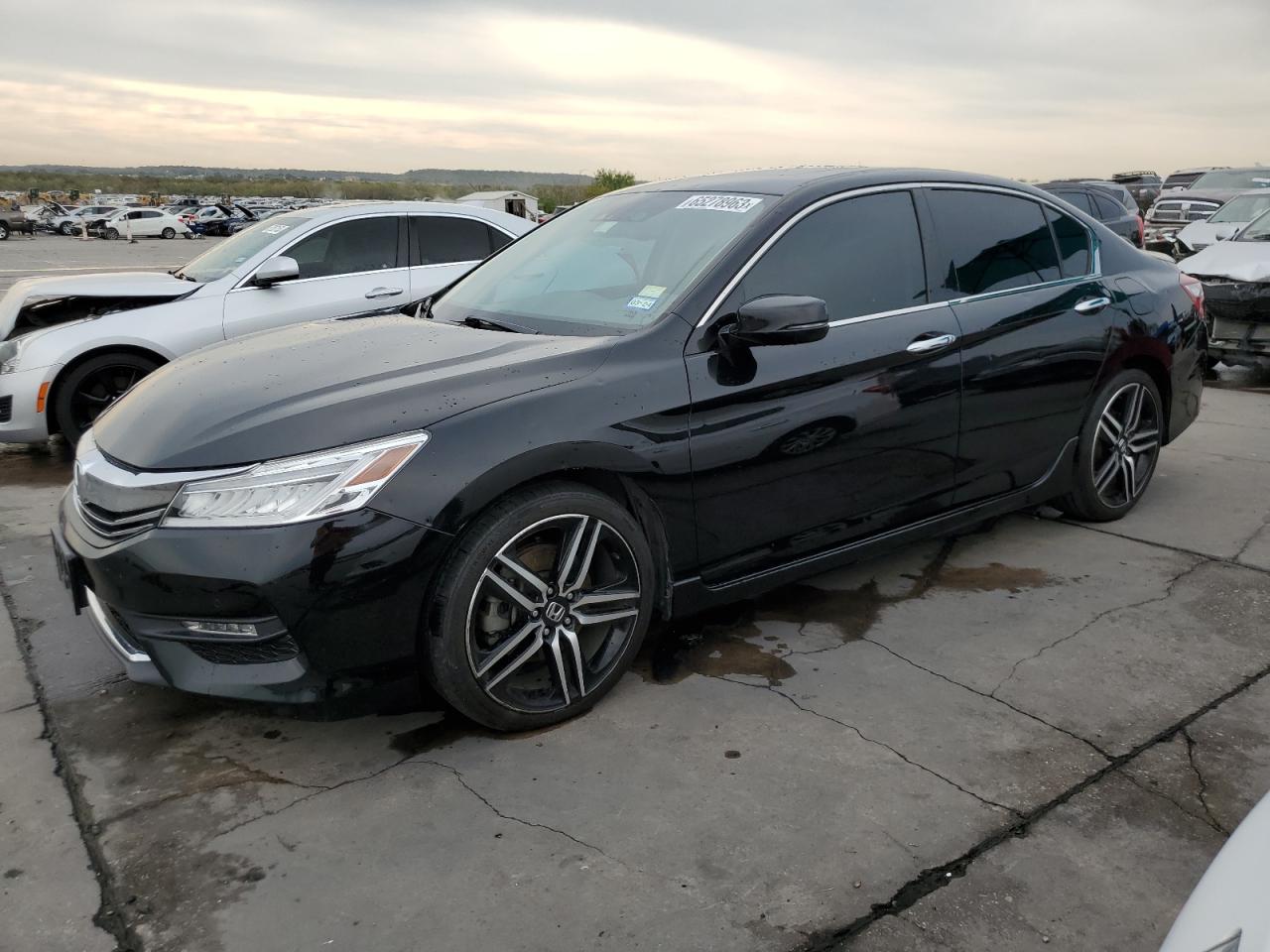 Obraz 1 z 2017 HONDA ACCORD TOURING 2017 z VIN 1HGCR3F99HA034102