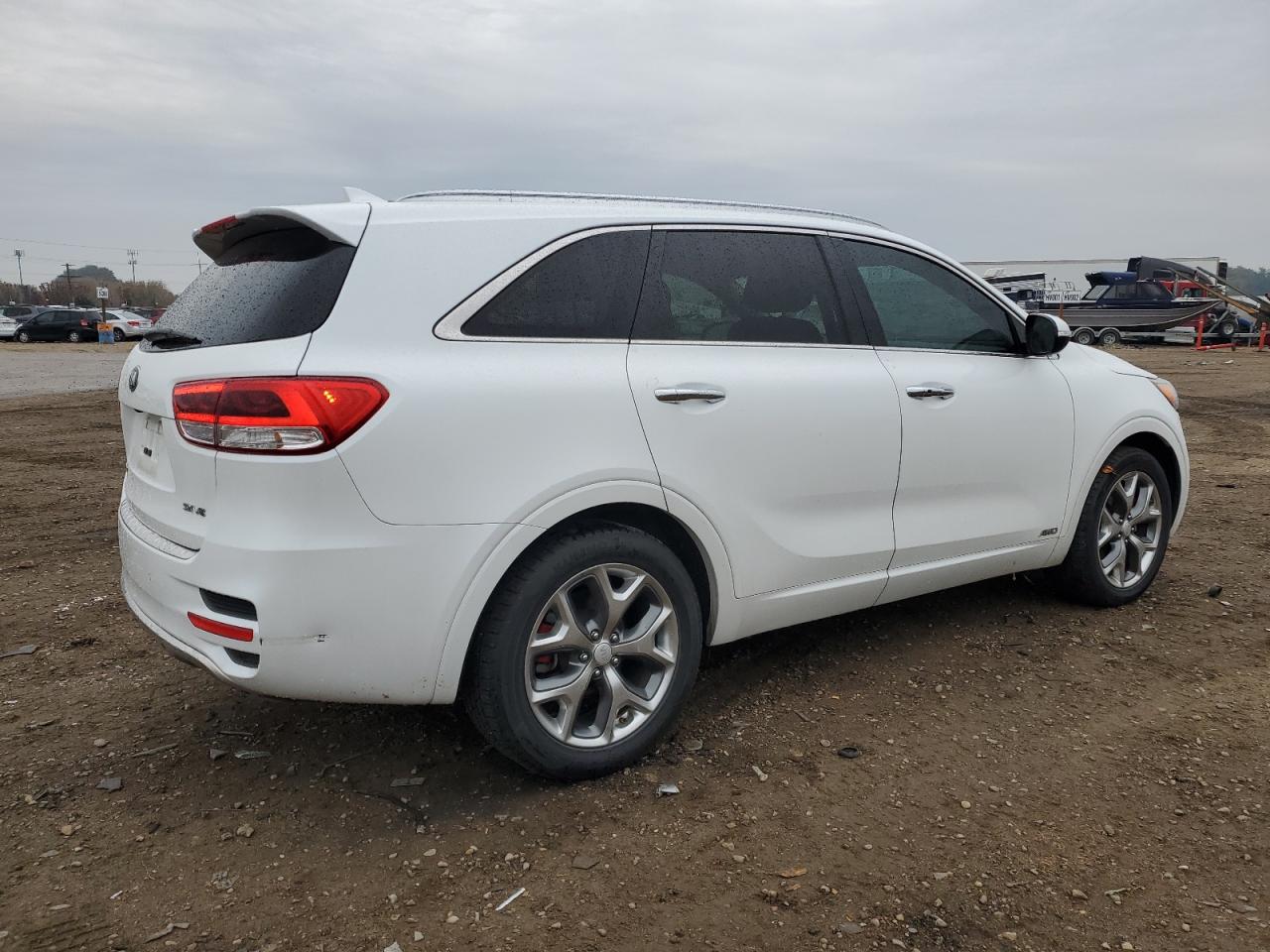 Изображение 3 2016 KIA SORENTO SX 2016 с VIN 5XYPKDA58GG075267