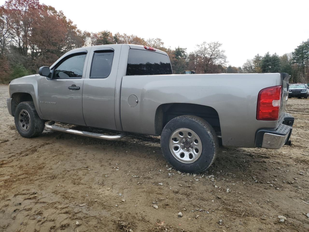 Image 2 of 2007 CHEVROLET SILVERADO K1500 2007 with VIN 1GCEK19C77Z507440