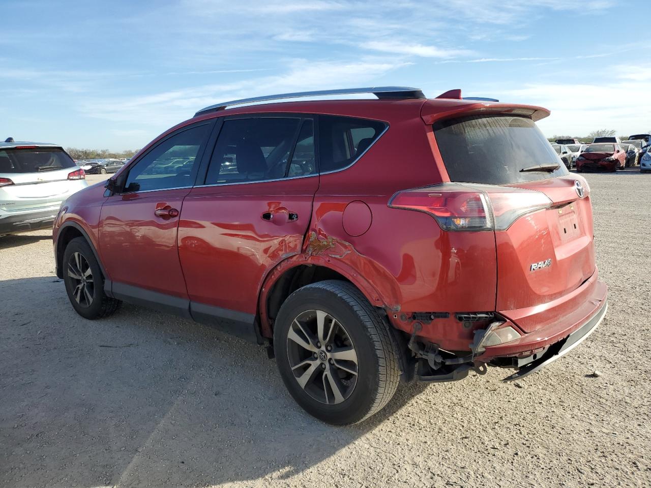 Obraz 2 z 2016 TOYOTA RAV4 XLE 2016 z VIN JTMWFREV8GJ086065
