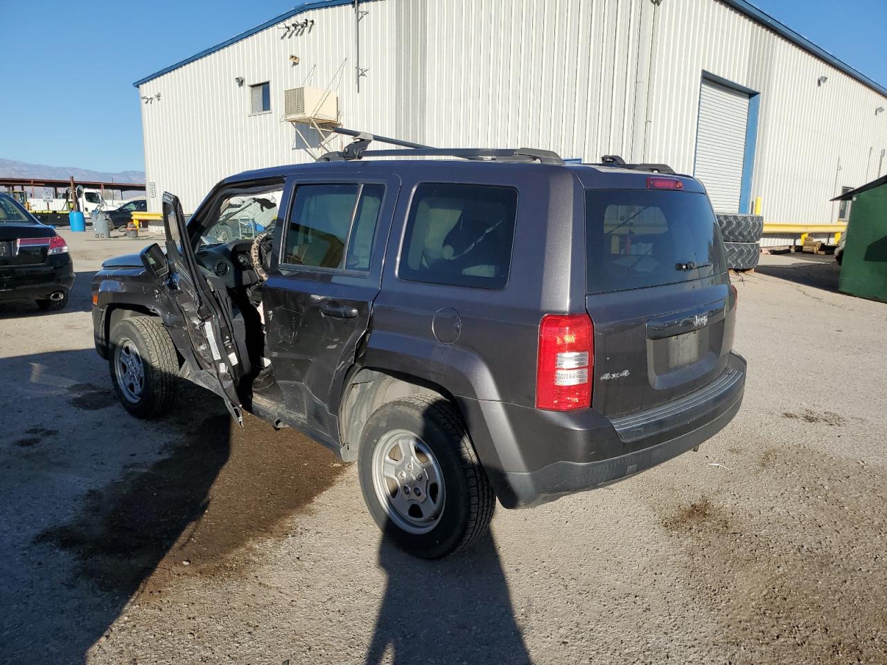 Obraz 2 z 2016 JEEP PATRIOT SPORT 2016 z VIN 1C4NJRBB2GD551720