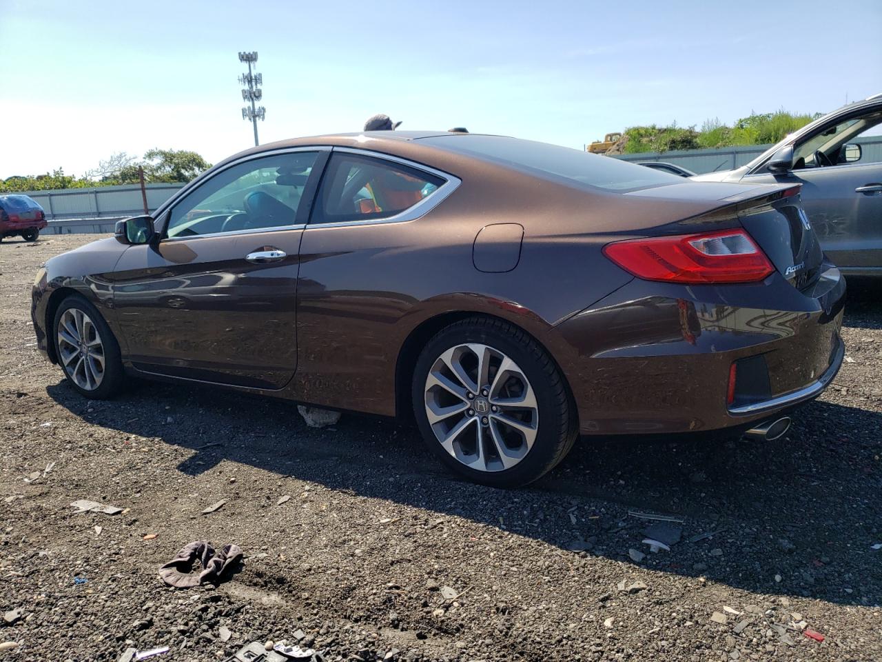 Изображение 2 2013 HONDA ACCORD EXL 2013 с VIN 1HGCT2B83DA007870