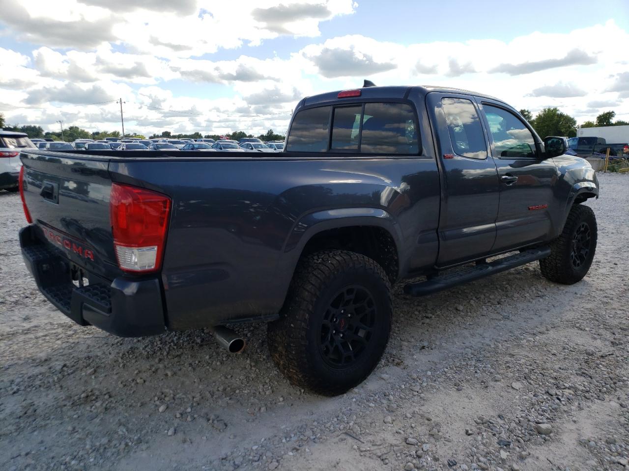 Image 3 of 2017 TOYOTA TACOMA ACCESS CAB 2017 with VIN 5TFRX5GN4HX082884