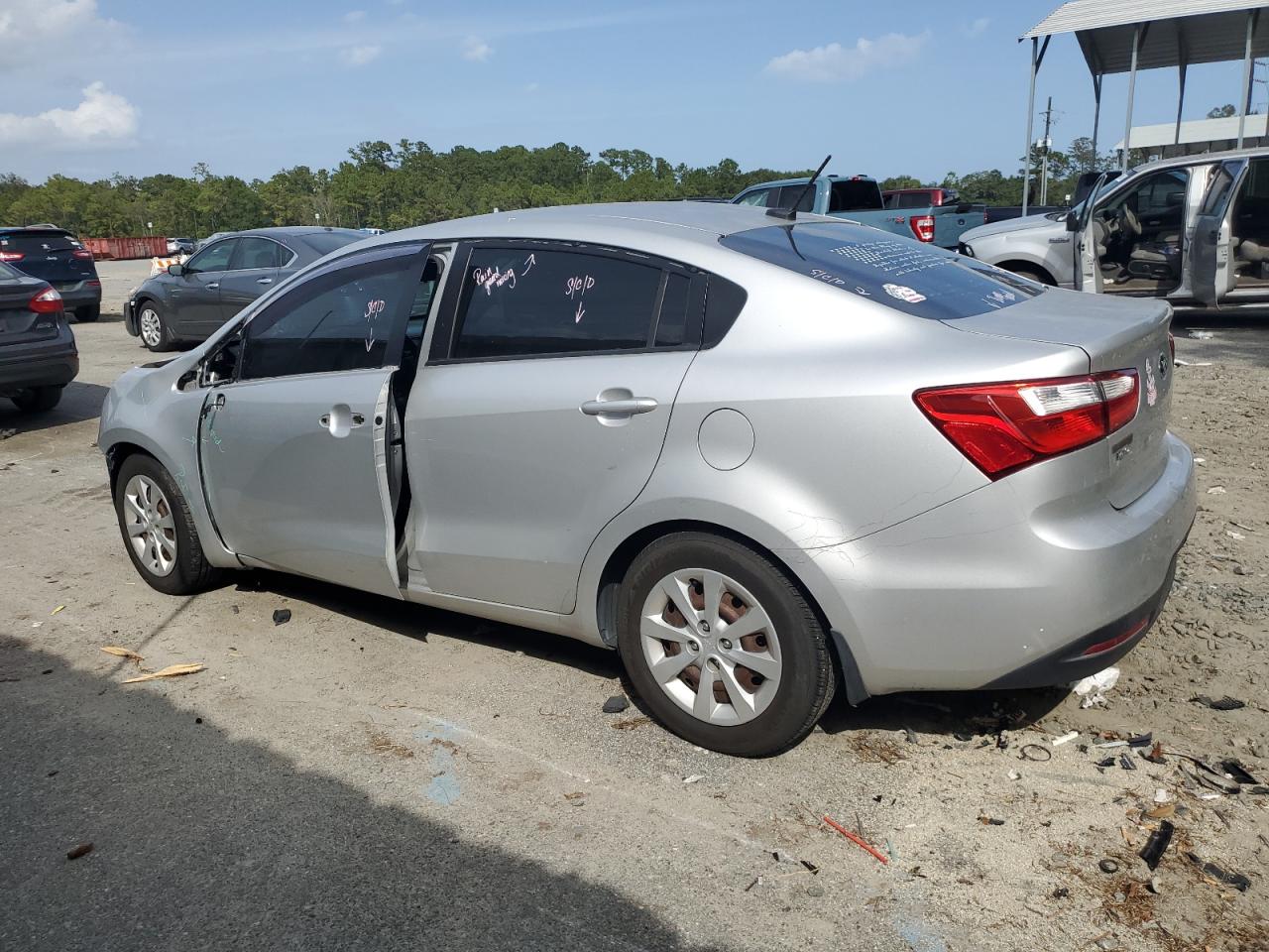 Obraz 2 z 2015 KIA RIO LX 2015 z VIN KNADM4A36F6437042