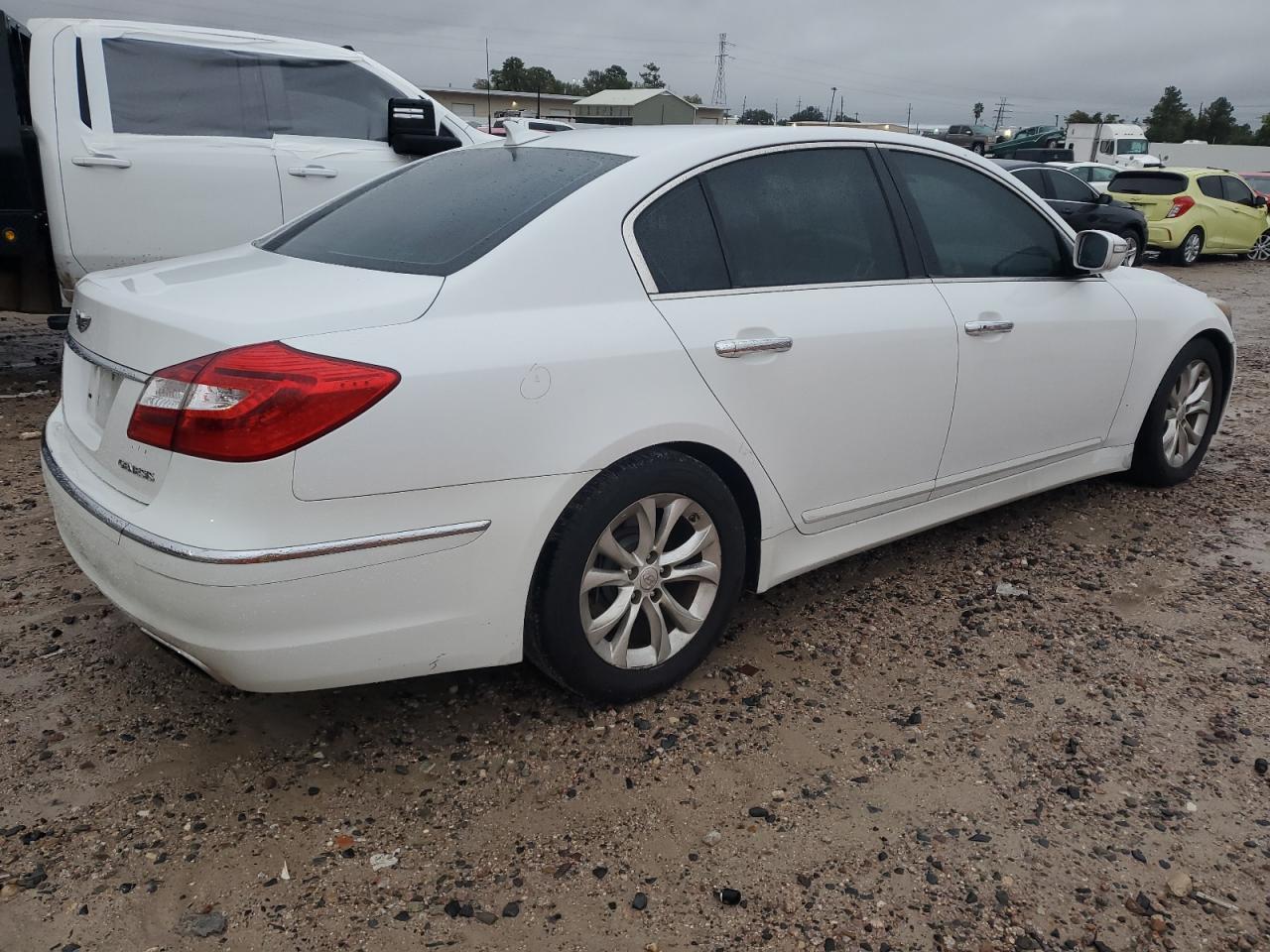 Image 3 of 2013 HYUNDAI GENESIS 3.8L 2013 with VIN KMHGC4DD1DU244499