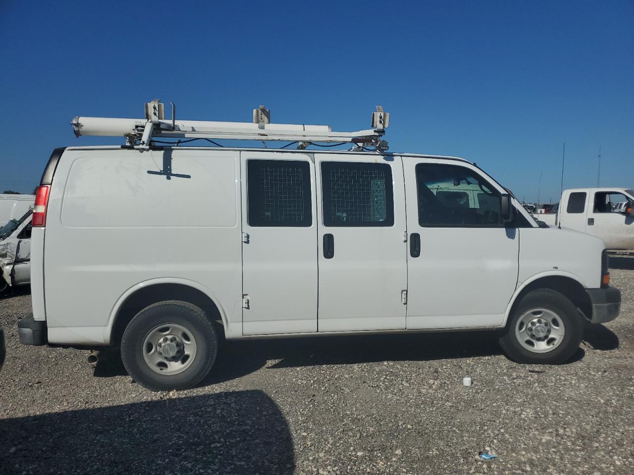 Obraz 3 z 2014 CHEVROLET EXPRESS G2500  2014 z VIN 1GCWGFCB4E1121346