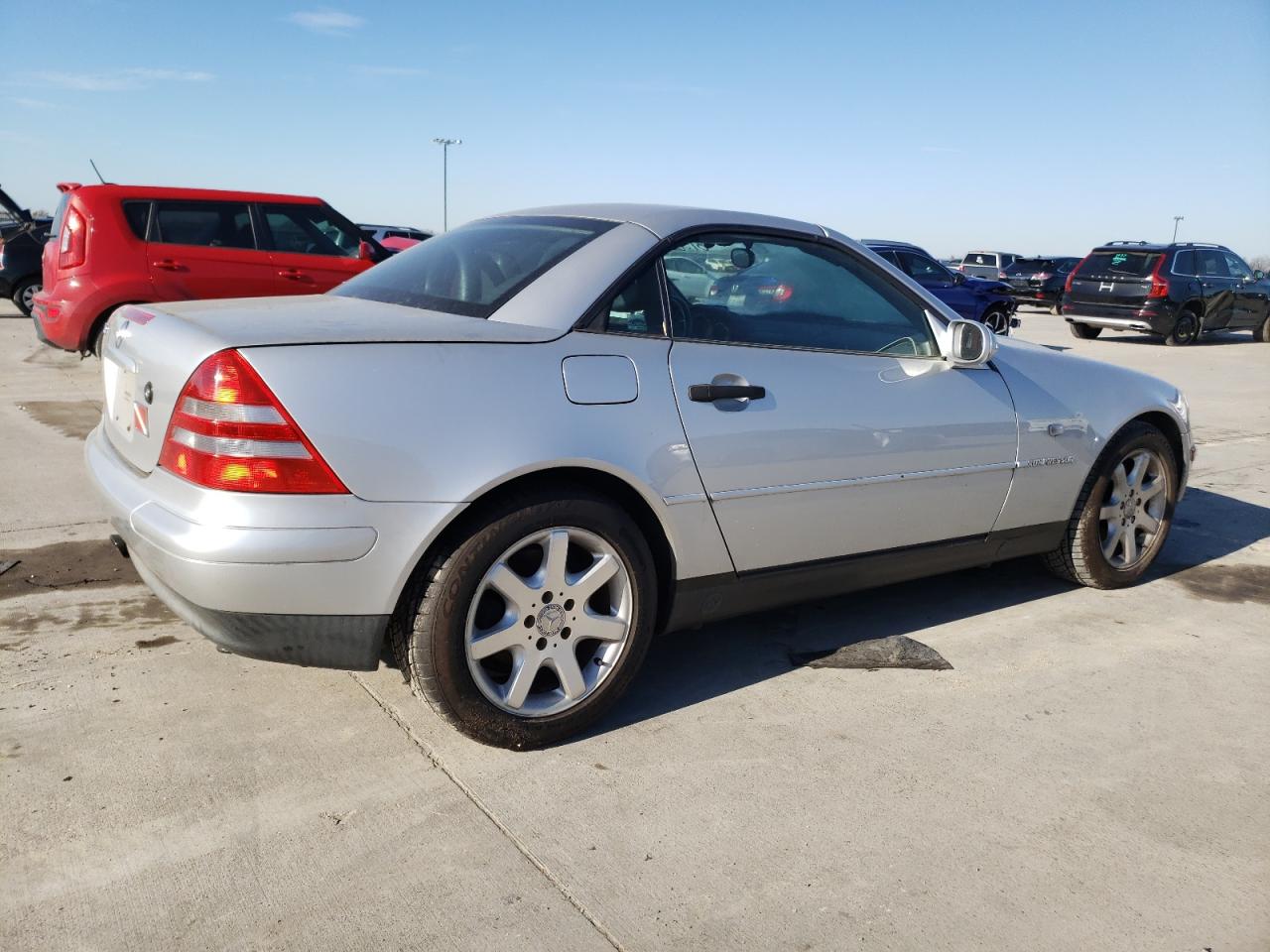 Image 3 of 1998 MERCEDES-BENZ SLK 230 KOMPRESSOR 1998 with VIN WDBKK47F5WF063779
