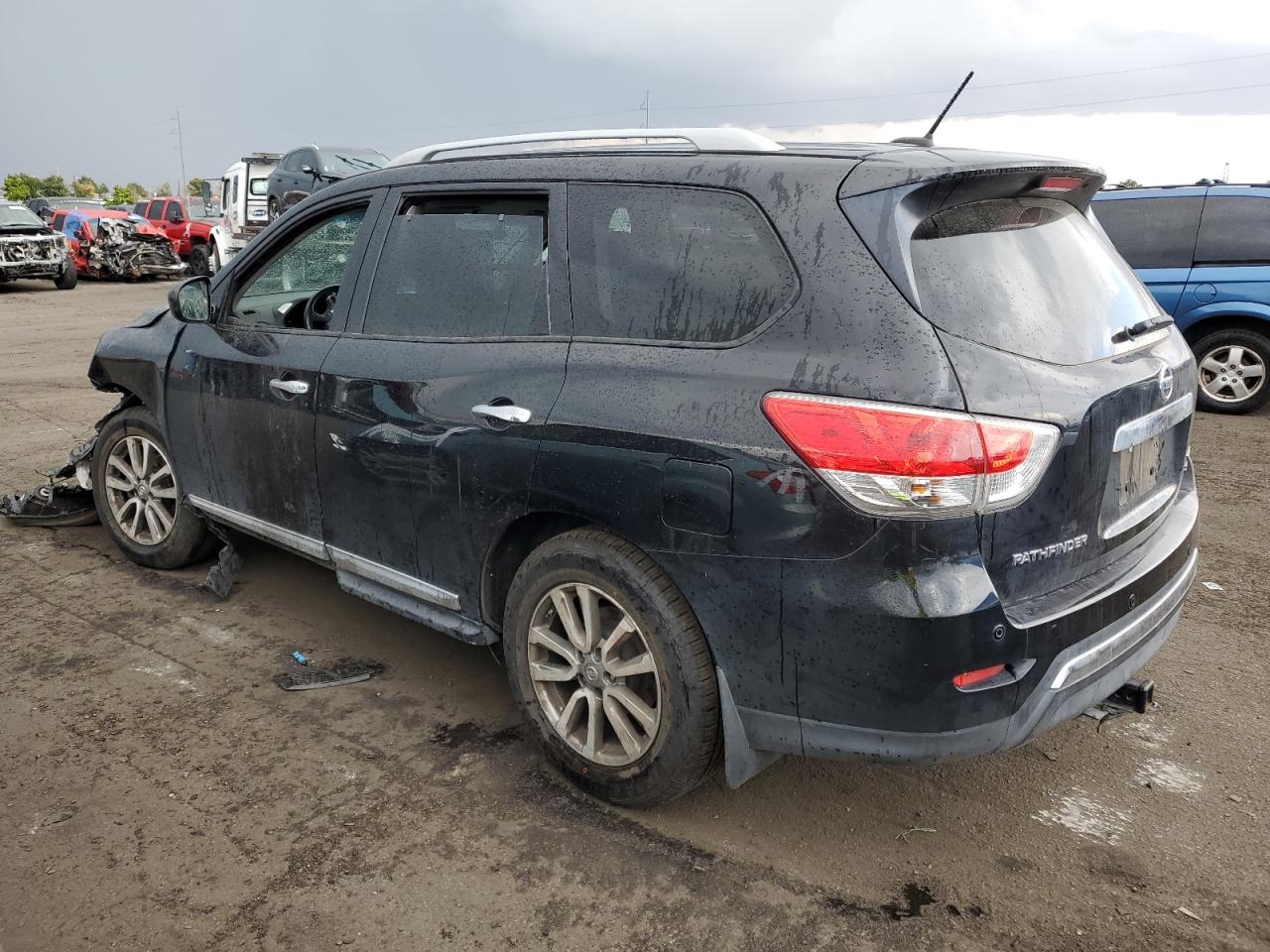 Image 2 of 2014 NISSAN PATHFINDER S 2014 with VIN 5N1AR2MM0EC666070