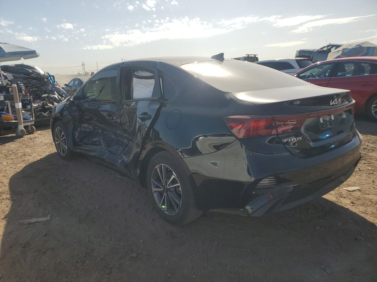 Изображение 2 2023 KIA FORTE LX 2023 с VIN 3KPF24AD4PE630120