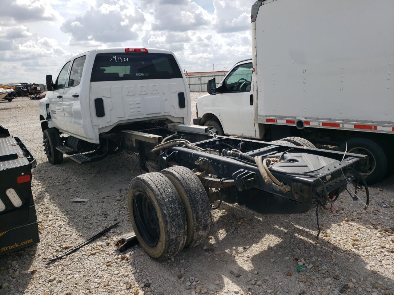 Obraz 2 z 2020 CHEVROLET SILVERADO MEDIUM DUTY  2020 z VIN 1HTKJPVK6LH393827