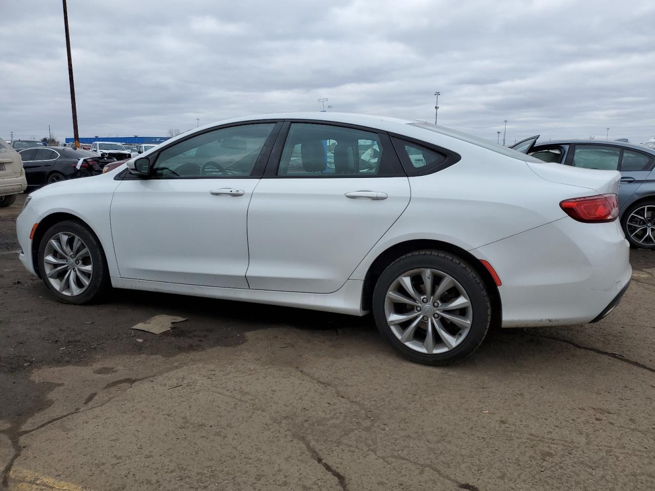 Obraz 2 z 2015 CHRYSLER 200 S 2015 z VIN 1C3CCCBBXFN727165