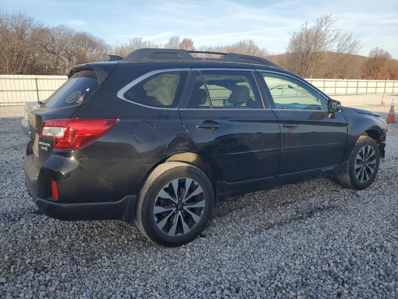Image 3 of 2017 SUBARU OUTBACK 2.5I LIMITED 2017 with VIN 4S4BSANC6H3206389