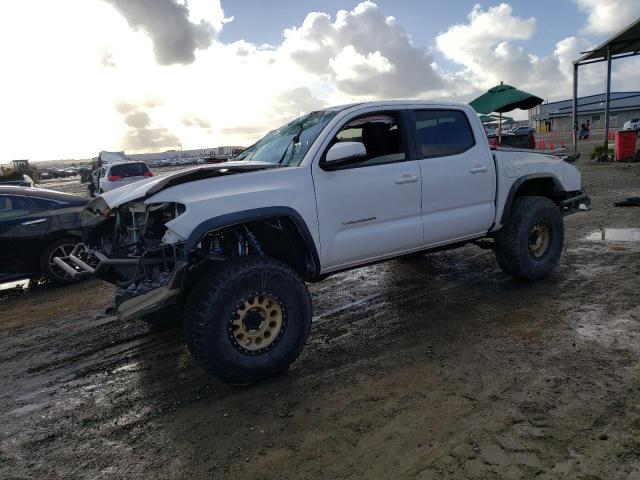 Obraz 1 z 2017 TOYOTA TACOMA DOUBLE CAB 2017 z VIN 5TFCZ5AN5HX108630