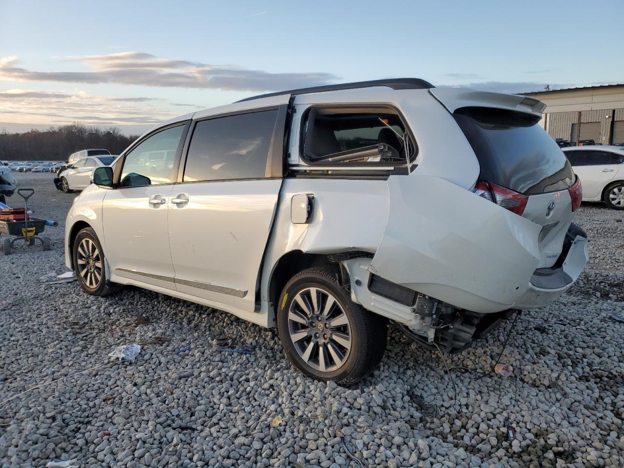 Obraz 2 z 2020 TOYOTA SIENNA XLE 2020 z VIN 5TDYZ3DC8LS083970